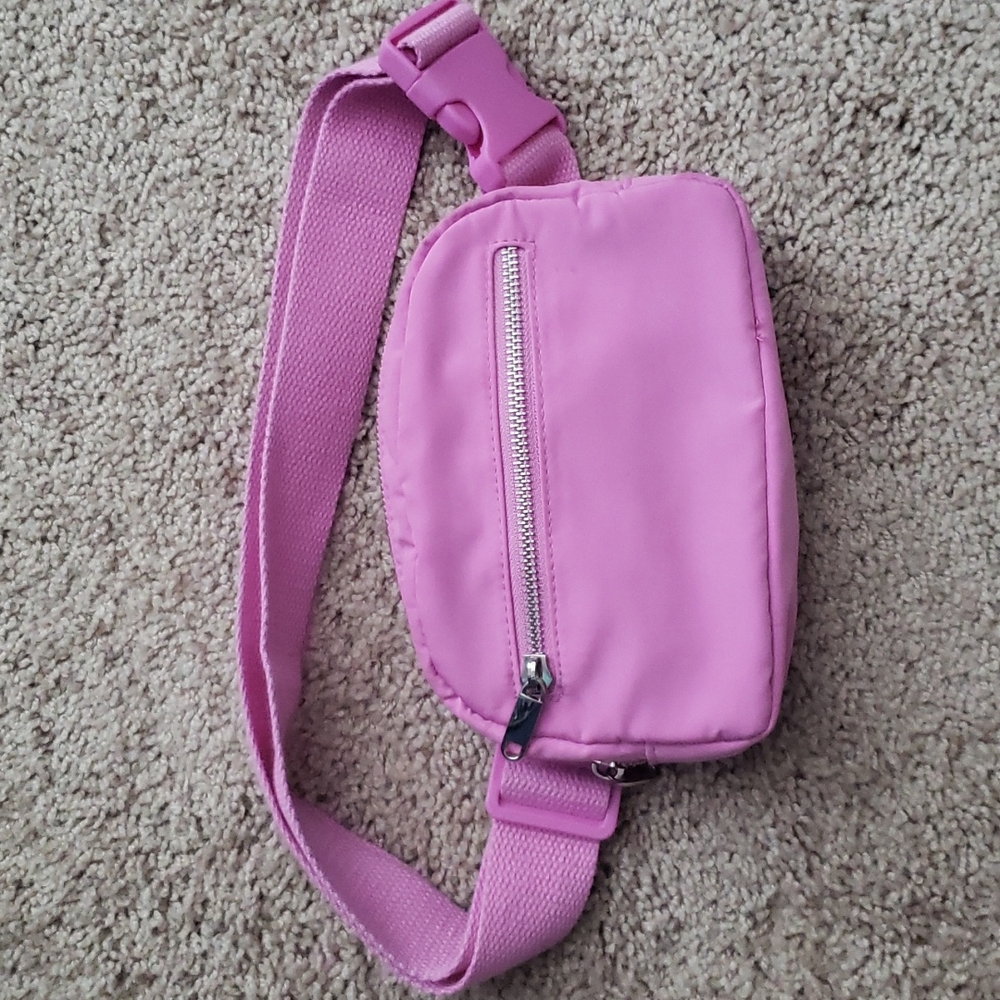 Super cute simple fanny pack or crossbody bag
